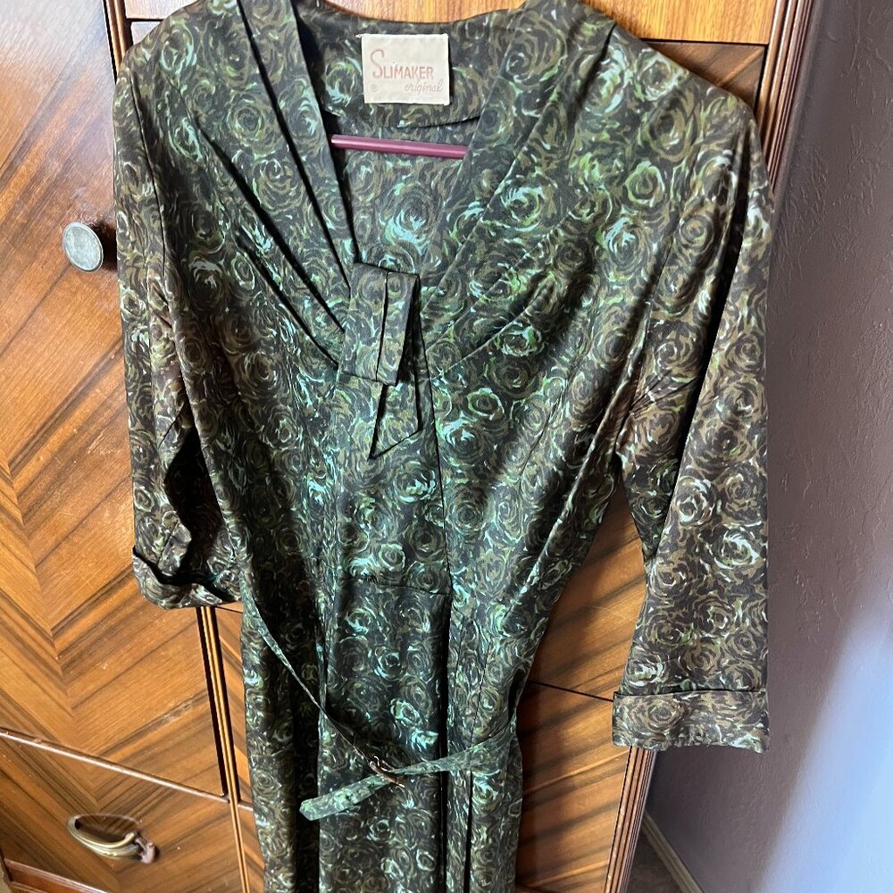 Vintage 1960s Women's Green Mid Sleeve Dress Size S-M